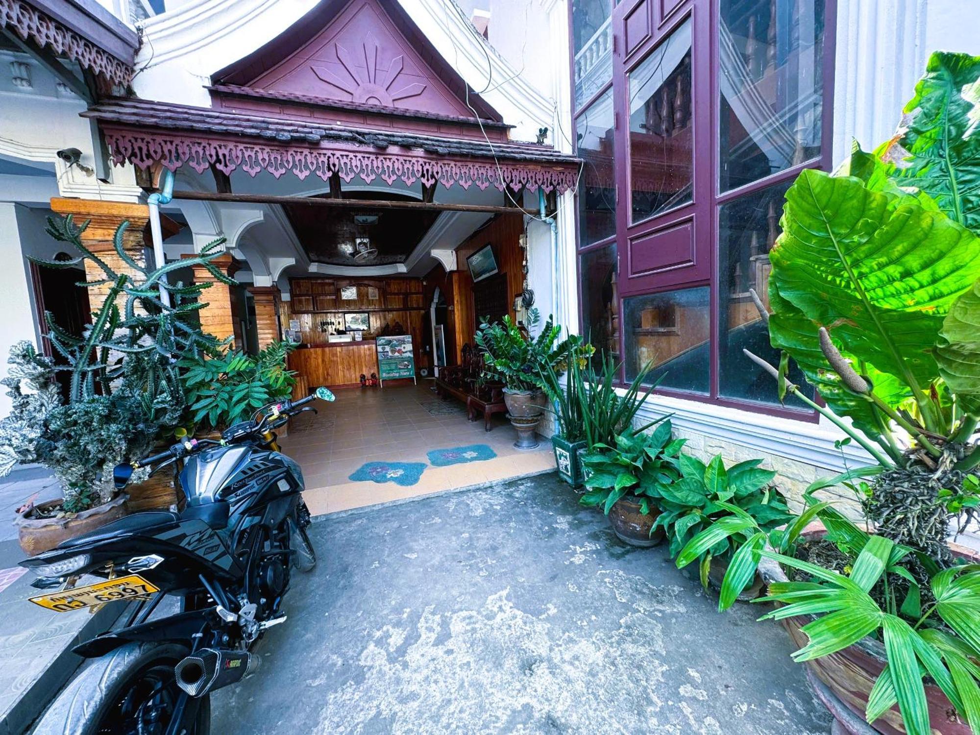 Walking Street Hotel Vang Vieng Exterior foto